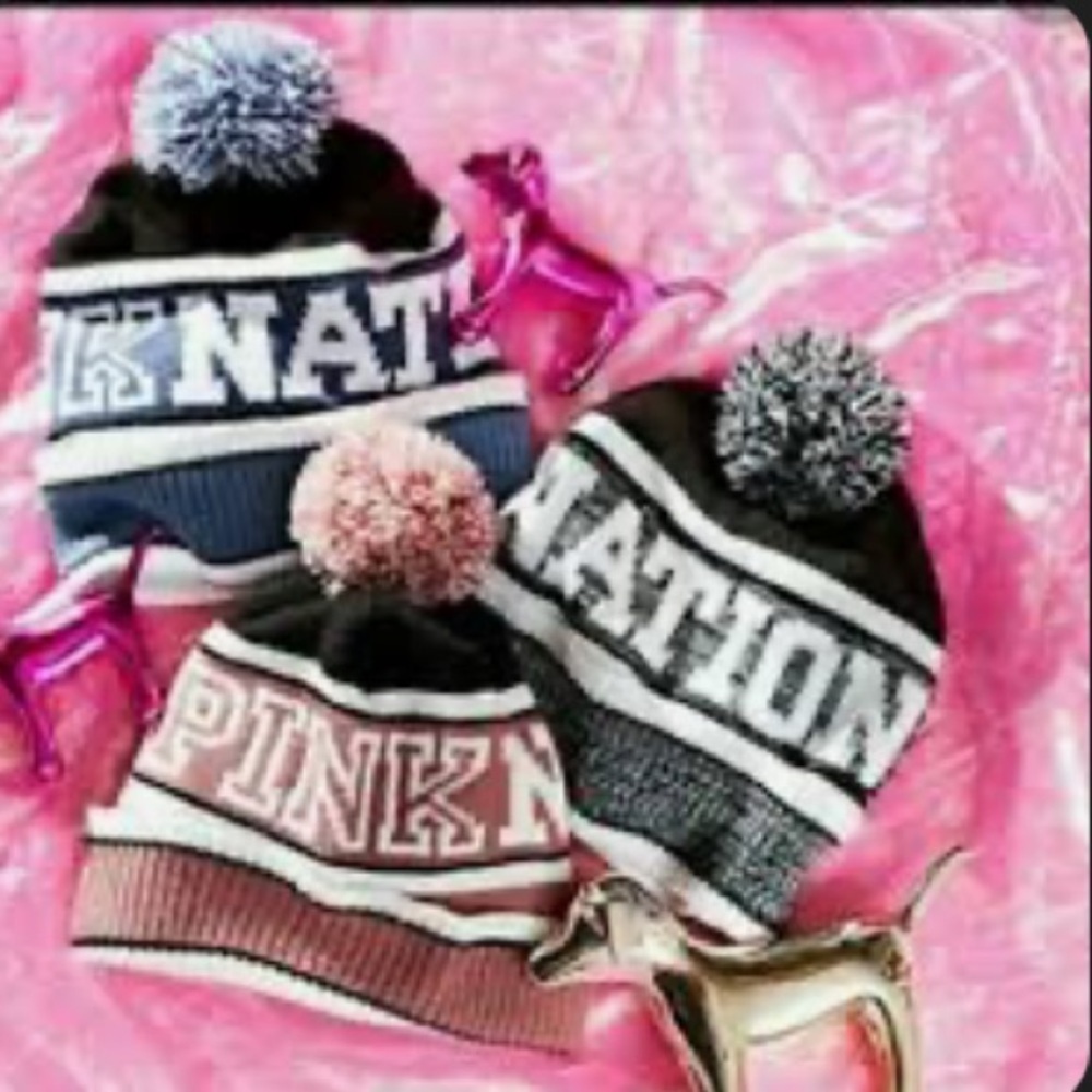 PINK Victoria’s Secret Black & White Pom Pom Beanie